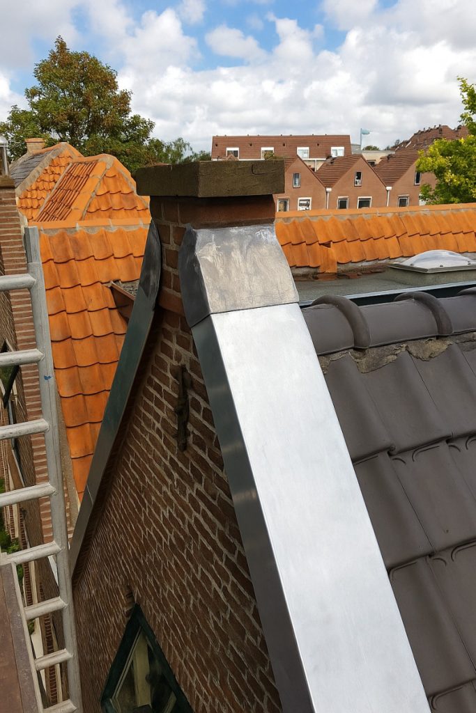 Het bekleden van een topgevel met zink.