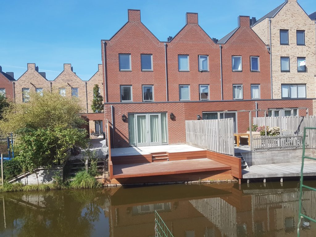 Vlonder en terraswerkzaamheden uitvoering Assendelft.