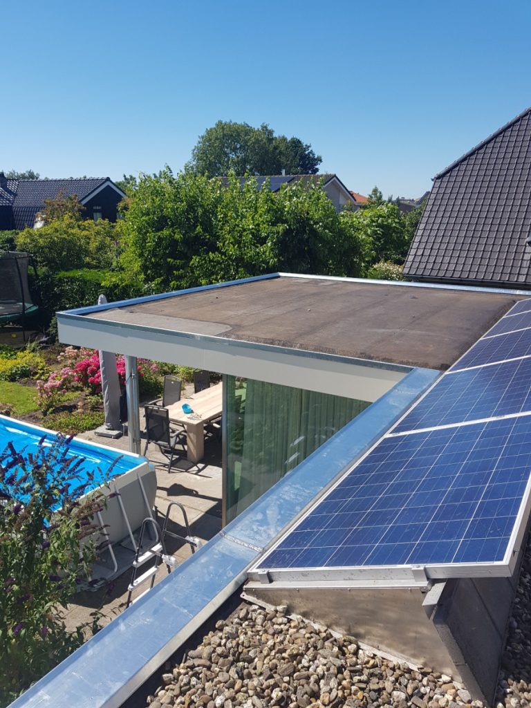 Strakke afwerking met zinken deklijsten